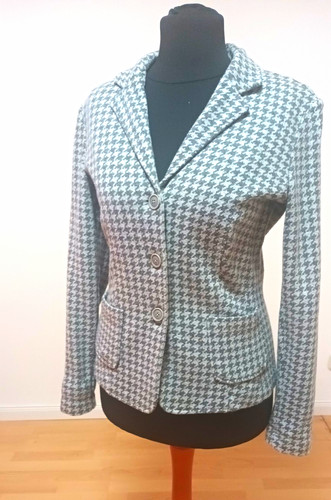 And damen blazer - "and",